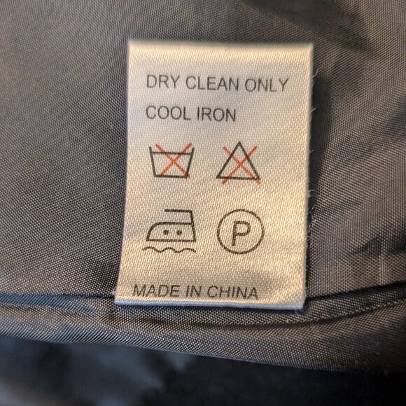 Black Sakura winter jacket, size Large - Picture 7 of 7